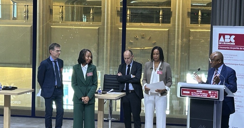 Remise du Prix National de l'Excellence Economique à la (…)