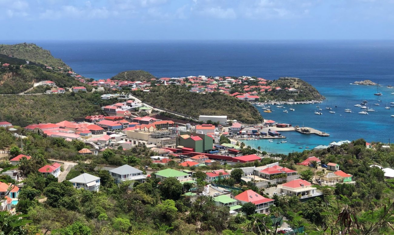 Gustavia – Port de commerce et centrale électrique Gustavia – Port de commerce et centrale électrique